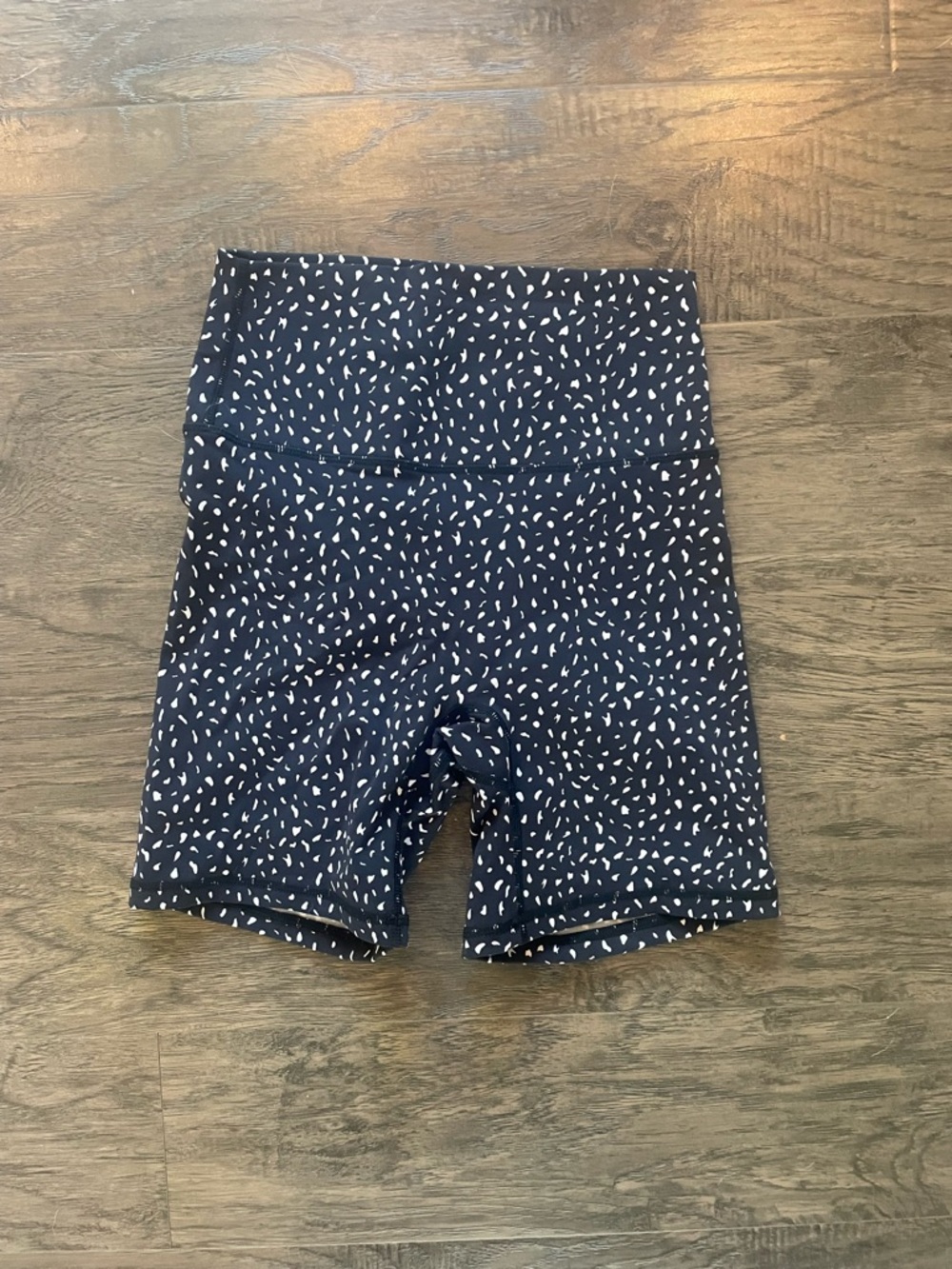 Astoria Activewear High-Waisted Shorts with White Speckle Print Size S